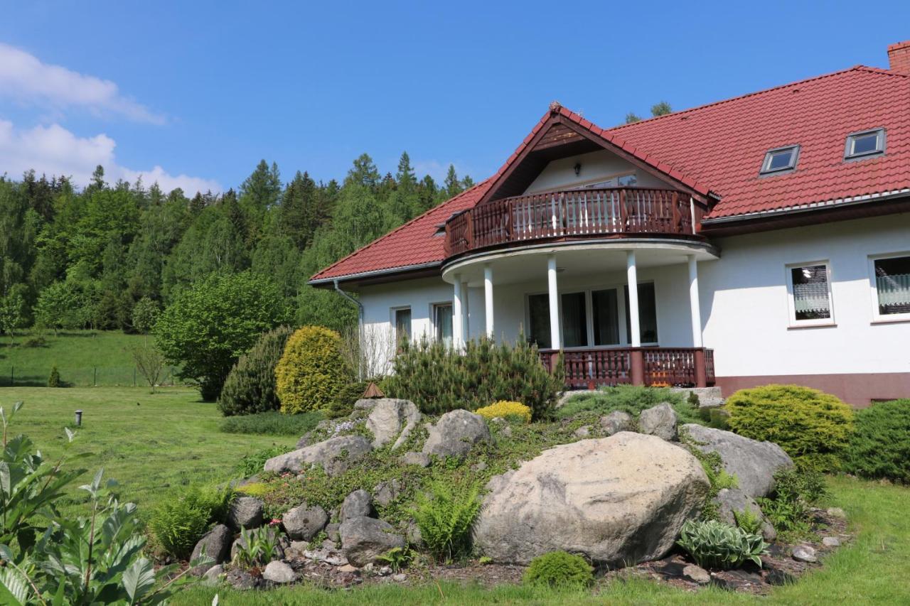 Pokoje Goscinne Dolina Czerwienia Przesieka Exterior photo